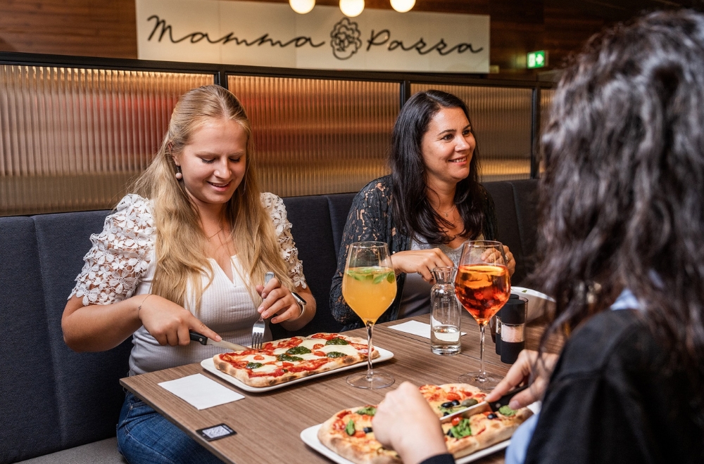 Mamma Pazza serviert klassische italienische Spezialitäten wie zum Beispiel köstliche Pinsa. 